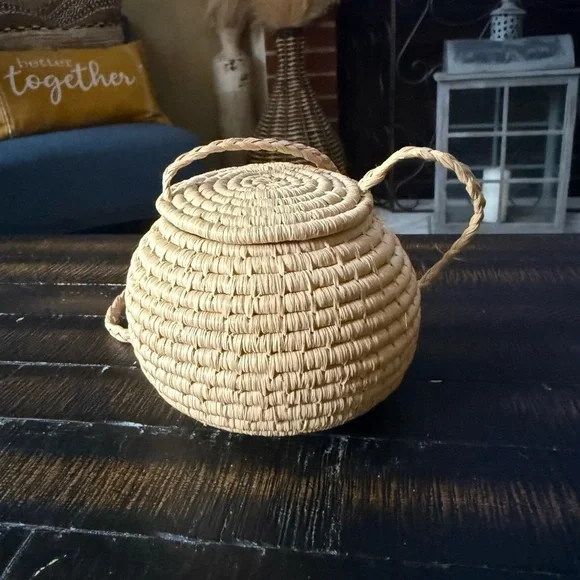 Baskets Round Pair Woven Lid Long Straps & added 3 more! (5 total) - Picture 7 of 17